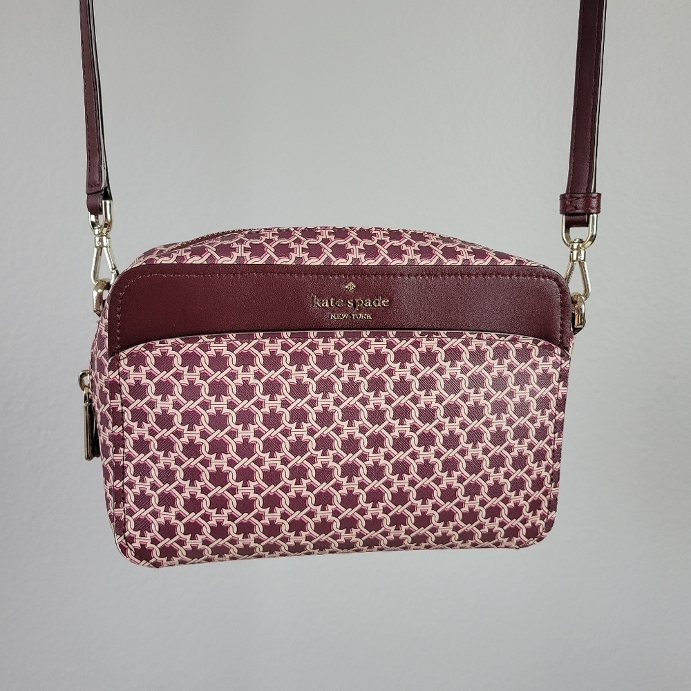 KATE SPADE // ltd ed burgundy link print saffiano zip top crossbody camera bag
